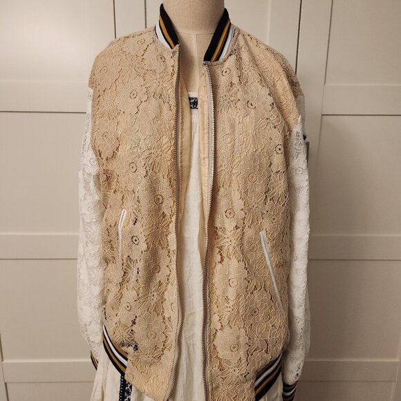 Eye Of The Needle White and gold lace bomber lace jacket size M EUC - Picture 2 of 8
